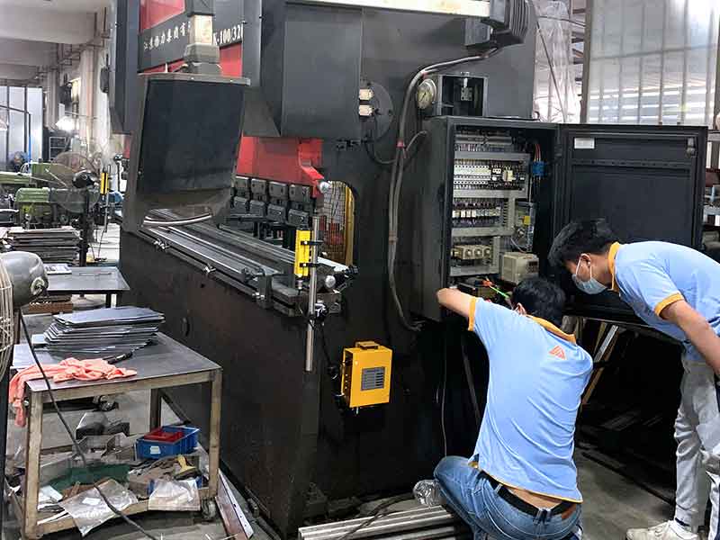 折彎機為什么要安裝安全光柵？