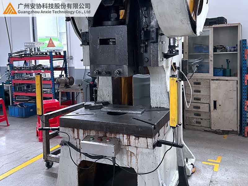 沖壓設(shè)備安全光柵防護(hù)等級(jí)選擇指南