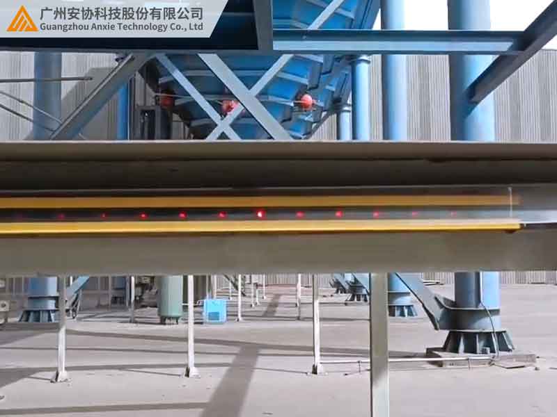 礦場(chǎng)光幕車輛分離精準(zhǔn)檢測(cè)案例.jpg