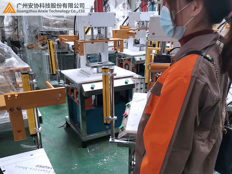 沖壓設備人手保護光柵安裝規(guī)范